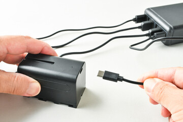 モバイルバッテリーの充電イメージ