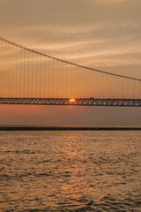 Obraz premium 大橋の夕陽
