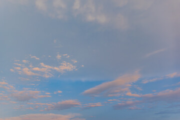 Naklejka premium 湿気の夕空