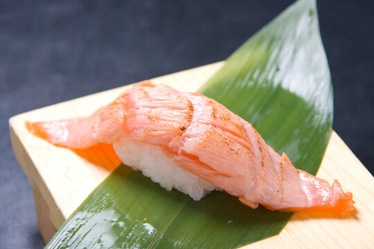 Seared Salmon Sushi (Aburi Salmon Sushi)