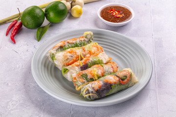 Vietnamese spring roll with prawn