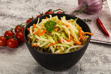 Vegan salad with kohlrabi and carrot