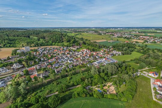 Ausblick auf den Ortsteil Hammel der Stadt Neus&auml;&szlig; in Schwaben