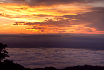 Fototapeta premium Morning Sea of Mist over the Mountains