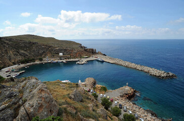Le port vu depuis les ruines du château de Chora Sfakion en Crète
