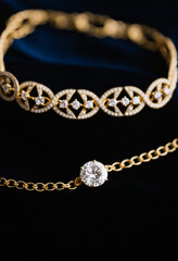 Photo Jewelry close-up with shallow depth of field on Velvet