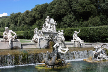 Fontana monumentale nei giardini della Reggia di Caserta.