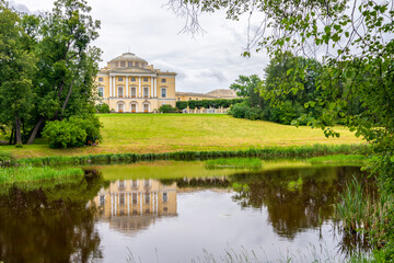 Fototapeta premium Saint Petersburg, Russia - june15, 2025: Pavlovsk palace in Pavlovsky park