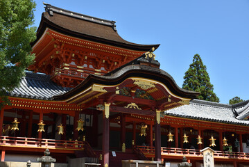 Naklejka premium 夏の石清水八幡宮 御本殿 楼門(京都府八幡市)