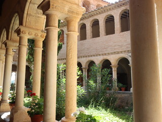 Beautiful landscapes of towns, historic buildings, living nature with large trees, endless views