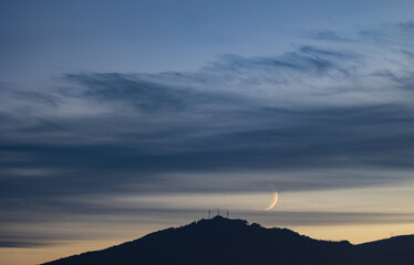 The first waxing moon of Autumn 2025!