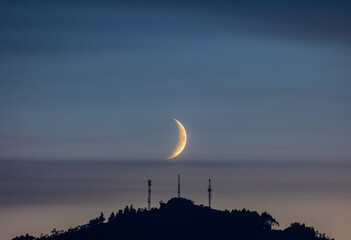 The first waxing moon of Autumn 2025!
