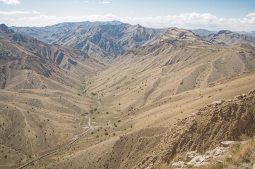 Set off on a remarkable adventure through majestic mountain ranges, where breathtaking natural beauty and stunning vistas await at every turn.