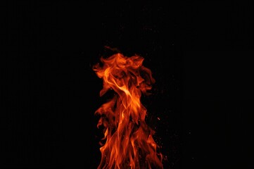 Obraz premium Blazing fire pattern against a dark backdrop