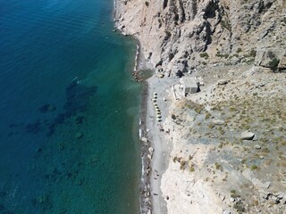Wyspa Kos - Grecja - plaża z wodą termalną wydobywającą się z ziemi nagrana dronem w wysokiej jakości © Konrad