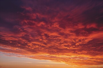 Fototapeta premium Blazing amber evening horizon. Stunning twilight view.