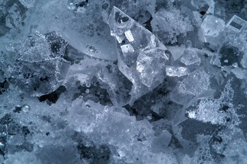 Obraz premium Microscopic View of Frozen Beer Highlighting Ice Crystal Patterns Varied by Beer Type