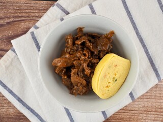 한국음식 돼지불고기와 계란말이