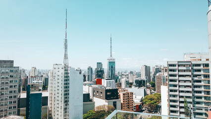 Obraz premium São Paulo Brazil skyline view from Paulista Avenue on a beautiful sunny day with blue sky