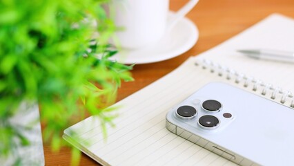 コーヒーブレイク　カフェのテーブル　16:9