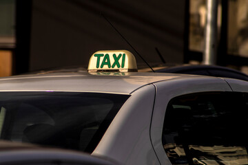 Sao Paulo, SP, Brazil, July 25, 2025. Close-up of a taxi roof light, highlighting urban transport service in Sao Paulo city, Brazil © AlfRibeiro