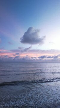 Imagens aereas de drone com nascer do sol em Jo&atilde;o Pessoa, Praia de Cabo branco, Faral de cabo branco, cidade onde o sol nasce primeiro. (sunrise Jo&atilde;o Pessoa)