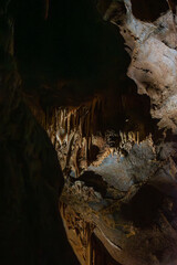 석회동굴의 신비로운 풍경