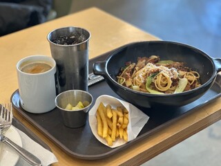 한국 카페 식사 불고기 파스타