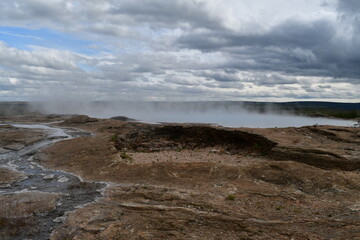 La regione geotermale di Geysir si trova all'interno del Cerchio d'Oro, situata a 110 chilometri a nord-est di Reykjavík