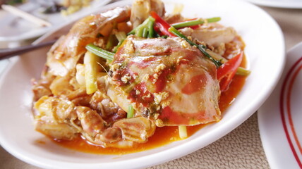 タイ料理のプーパッポンカレー