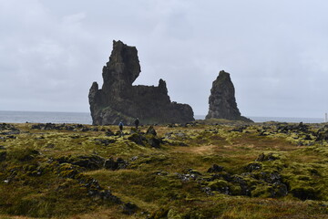 L&oacute;ndrangar &egrave; una coppia di picchi rocciosi situati sulla costa settentrionale dell'Islanda, nella penisola di Sn&aelig;fellsnes