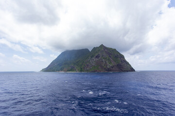 北硫黄島　太平洋に佇む無人島