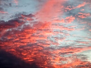 Angeleuchtete Wolken