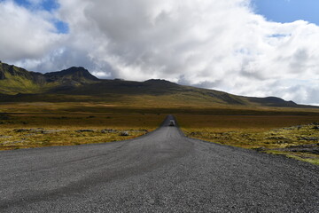 Il cratere di Saxhóll si è formato circa 3.000 anni fa, durante un'eruzione vulcanica