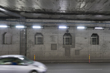 アンダーパスの内部