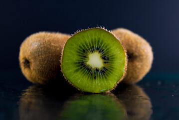 kiwi in water