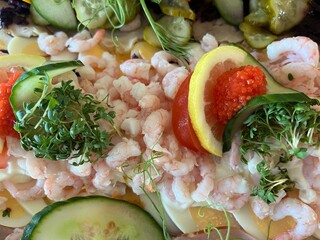 shrimp salad with lemon and lime