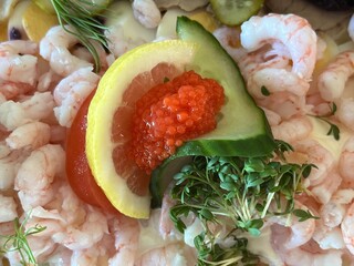 shrimp salad with lemon and lime