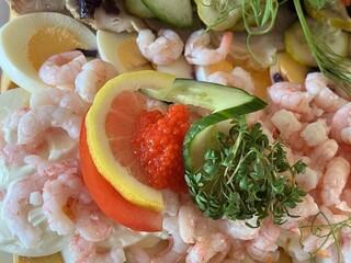 shrimp salad with lemon and lime