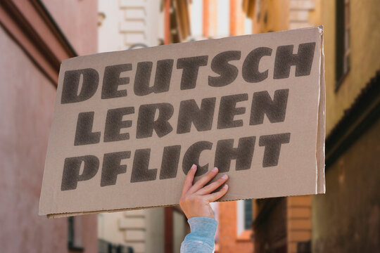 “Deutsch Lernen Pflicht” GERMAN. LANGUAGE. LEARNING. MIGRANTS. POLICY. FUTURE
