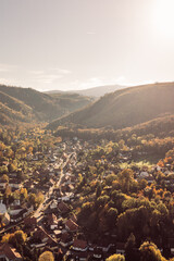 Luftaufnahme von Ilsenburg im herbstlichen Harz