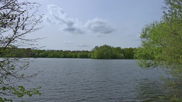 See, Landschaft, Wald, Wasser, Himmel, Wolken, Fr&uuml;hling, Erlensee, Hanau, Hessen, Deutschland, Europe