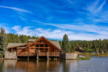 Obraz premium wooden house on the lake