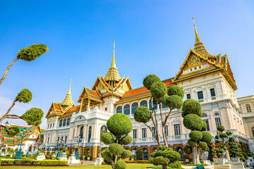 Naklejka premium The Grand Palace was built same time as Bangkok. royal residences include Dusit Maha Prasat Throne Hall, Aphorn Phimok Prasat Throne Hall, Phiman Rattaya Throne Hall, Chakri Maha Prasat Throne Hall.
