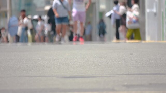 [Weather Phenomena] The Footage where the extreme heat causes the air to shimmer and distort the view. Tokyo during a heatwave.