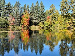 Obraz premium Mont Tremblant Ski Resort (commonly referred to as Tremblant) in autumn