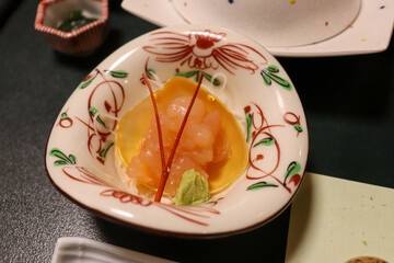 日本料理、甘エビの刺身とわさび