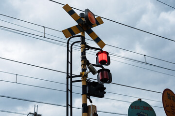 踏切の警報器
