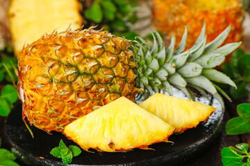 Sweet Crisp Pineapple Slices from Xuwen Zhanjiang China - Fresh Tropical Fruit with Natural Handtorn Texture