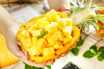 Fresh Sweet Pineapple Chunks Hand-Torn from Xuwen Zhanjiang Served in Natural Fruit Bowl